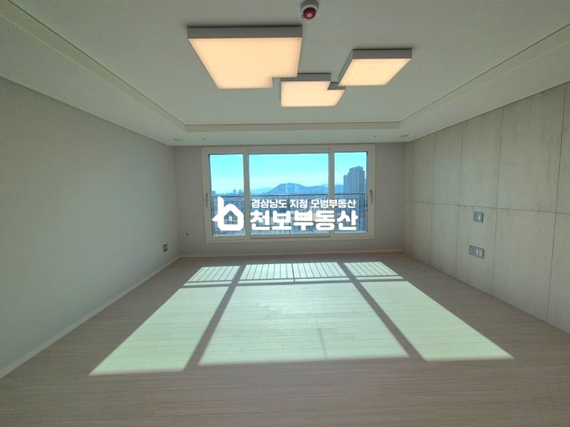 경남 김해시 구산동 105동 구산푸르지오파크테42평 전세4억2천 전세 매물번호 10307 사진 1