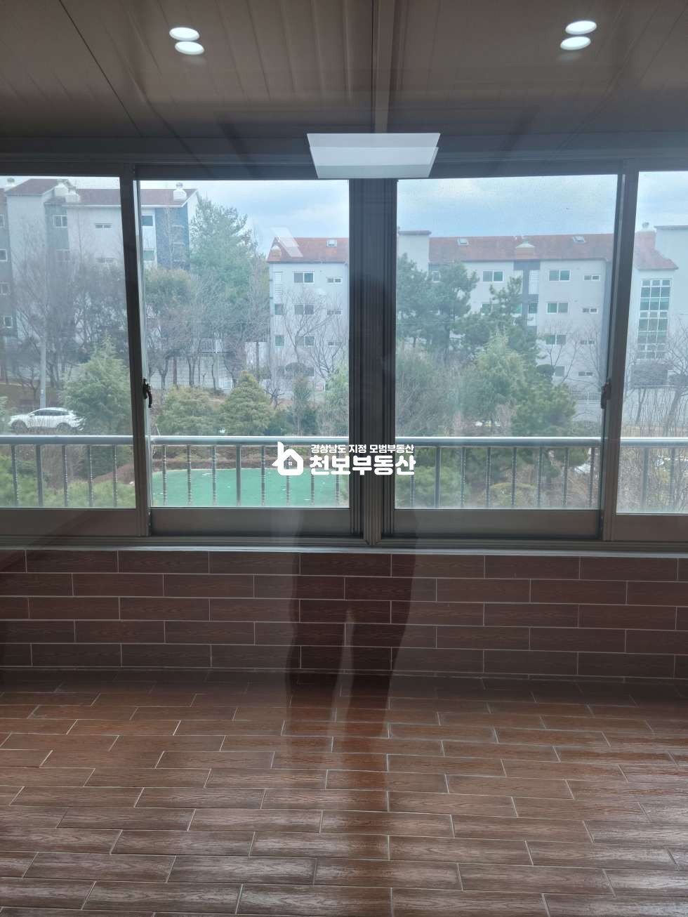 경남 김해시 삼계동 올리모델링 첫입주. 방2화장실1.넓은베란다. 거실에서공원뷰 전세 매물번호 10311 사진 2