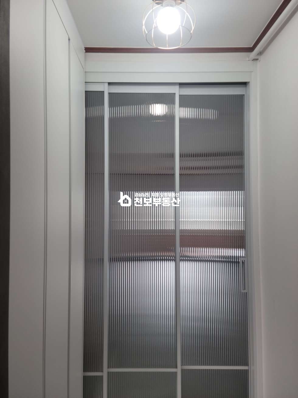 경남 김해시 삼계동 올리모델링 첫입주. 방2화장실1.넓은베란다. 거실에서공원뷰 전세 매물번호 10311 사진 3