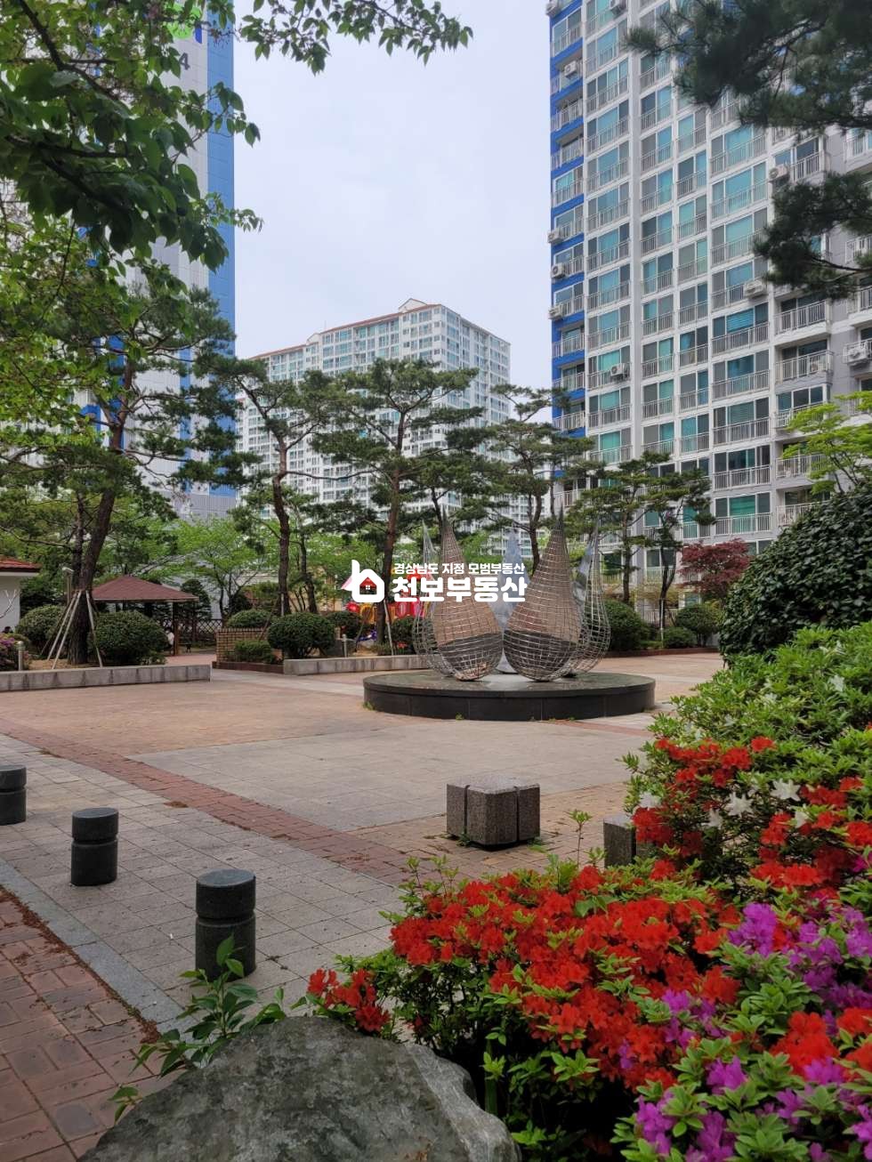 경남 김해시 구산동 201동 한일유앤아이 매매1억6천만. 거실방2확장 매매 매물번호 10376 사진 3